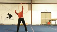 Gimnastičarka da budem: Kad ti se trikovi sa obručem obiju o glavu