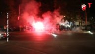 Delije pozdravile igrače na ulici posle Spartaka