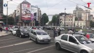 Taksisti i dalje drže Beograd u blokadi