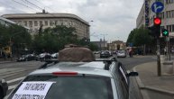 Taksisti blokirali Nemanjinu ulicu u Beogradu