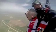 Dule Savić u zvezdinom dresu skočio iz aviona