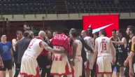 Čarke između košarkaša Zvezde i Partizanu po završetku derbija