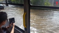 Miljakovac dobio jezero, vozila se jedva kreću kroz vodu