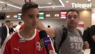 Mladi navijač Srbije pred let za Kalinjingrad od uzbuđenja ostao bez reči