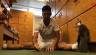Ovako je Novak "ubijao" vreme dok je čekao početak meča sa Nadalom