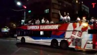 Nenadano vaterpolisti se provozali autobusom kroz Beograd