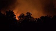 Požaru u Zemunu je nemoguće prići od otrovnih isparenja