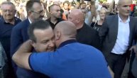 Ivica Dačić stigao u Guču, odmah po dolasku se izljubio sa Palmom
