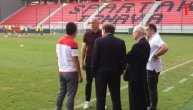 Zvezdan Terzić zabrinuto šeta po terenu Spartaka iz Trnave