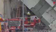 Stravični prizori u Đenovi: Smrskana vozila, spasioci tragaju za preživelima