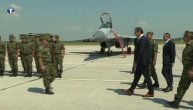 Aleksandar Vučić obilazi remontovane MIG-ove