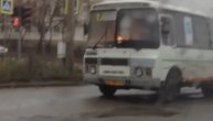 Zapaljeni autobus krstario ulicama ruskog grada Orela