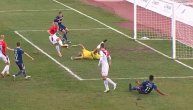 Najbizarniji autogol Superlige Srbije! Zvezda vodi u Novom Sadu