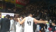 Grobari pozdravili igrače Partizana uprkos porazu, a onda je zagrmelo "Kosovo je srce Srbije"