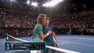 Šok u Melburnu: Federer izgubio od mladog Grka