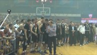 Duško Vujošević traži od igrača Partizana da aplaudiraju igračima Zvezde
