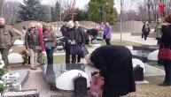 Srce da pukne: Otac jecao na grobu Nebojše Glogovca
