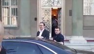 Vučić izašao iz Predsedništva, dočekala ga ljuta masa