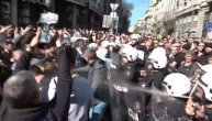 Sukob Boška Obradovića i demonstranata sa policijom