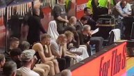 Novica Veličković obukao majicu tri minuta pre kraja meča i zaronio glavu u šake