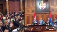 Gromoglasan aplauz za Đorđa Milićevića u Skupštini Srbije