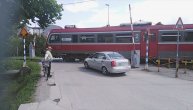 Rampa na pružnom prelazu u Kraljevu nije spuštena