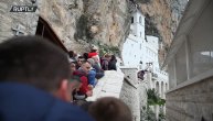 Zbog Svetog Vasilija Ostroškog ruski novinari došli u drevni manastir