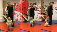 Niko više ne uživa u muzici od ove bebe