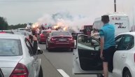 Počelo! Bakljada "delija" pred spektakl na Marakani, auto-put blokiran