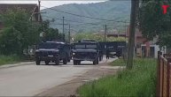 Kolona ROSU-a prolazi kroz Zubin Potok