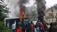 Zapalio se autobus koji je prevozio učenike
