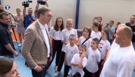Vučić posetio novu sportsku halu u Sivcu