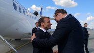 Doček Makrona na aerodromu "Nikola Tesla": Predsednik Francuske stigao u posetu Srbiji