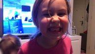 Čista radost: Hana (6) sama sebi izvadila zub i oduševila celu porodicu