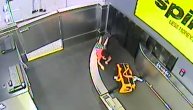 Pokretna traka na aerodromu odnela dečaka, carina ga jedna uhvatila i spasla