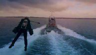 Engleski marinci uz pomoć odela "Ironman-a" upadaju na brodove
