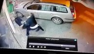 Strašni snimak tuče u Vranju: Autom oborili muškarca, pa ga udarali pendrecima