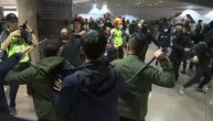 Opšta tuča u tržnom centru u Hong Kongu: Demonstranti demolirali izloge pa se pobili