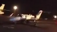 Skandalozni snimak sa aerodroma! Cobi sa Lazićem urinira na pisti i psuje