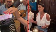 Anastasija pored dečka zapevala na rođendanu biznismena