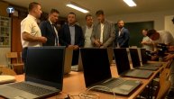Comtrade donirao 16 notebook računara Srednjoj medicinskoj školi u Gračanici