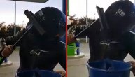 Bajkeri stali na benzinskoj pumpi u Kovinu i napravili hit snimak