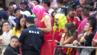 Policija nije dala španskim navijačima da budu obučeni kao transvestiti