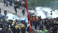 Neredi u Hong Kongu, policija bacala suzavac na demonstrante