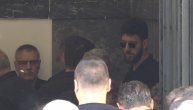 Vasi Miciću izjavljuju saučešće na sahrani majke