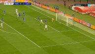 HOPLA! Golman Olimpijakosa samo pogledom ispratio ulazak lopte u mrežu