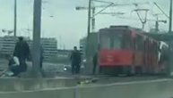 Tramvaj ispao iz šina na mostu kod Ade