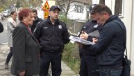 Izvršitelji pokušali da izbace na ulicu policajca u penziji, bolesnu ženu, majku i dete (4)