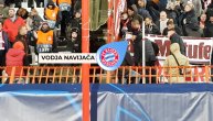 Vođa navijača Bajerna se svađa sa Delijama na Marakani