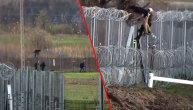 Migranti preskaču ogradu između Srbije i Mađarske